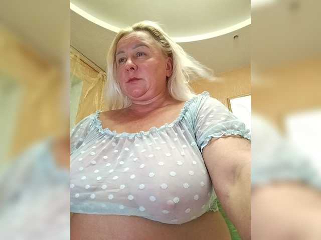 MiraRobens1 live cam on BongaCams