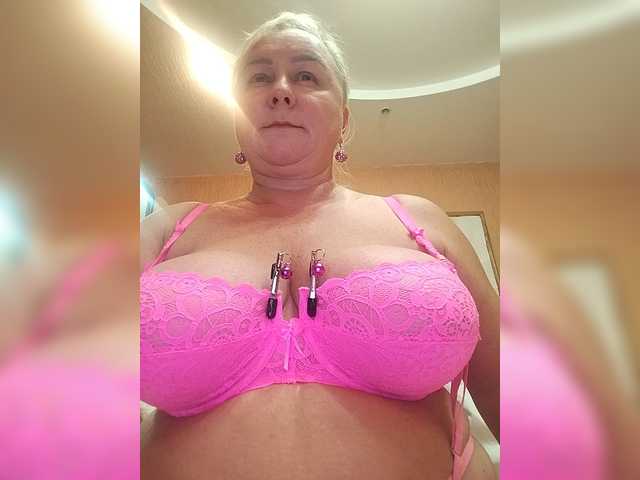 MiraRobens1 live cam on BongaCams