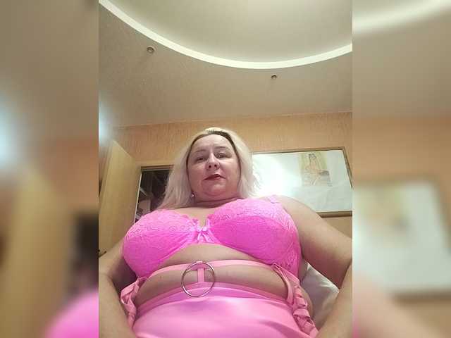 MiraRobens1 live cam on BongaCams
