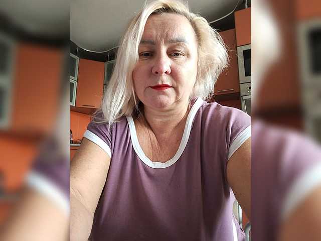 MiraRobens1 live cam on BongaCams
