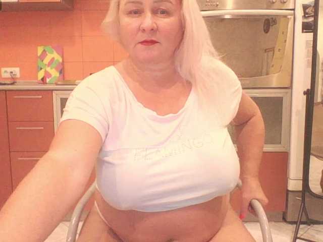 MiraRobens1 live cam on BongaCams