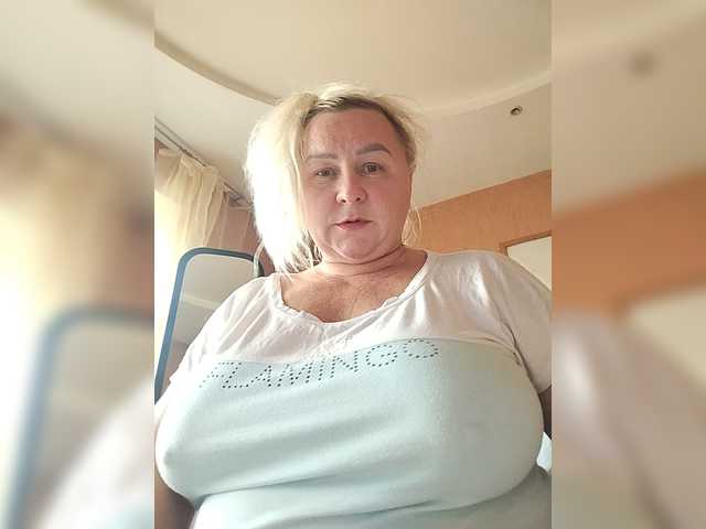 MiraRobens1 live webcam show