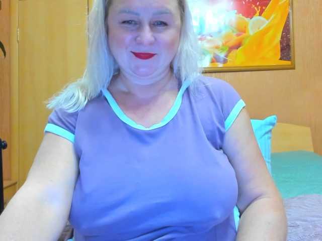 MiraRobens1 live cam on BongaCams