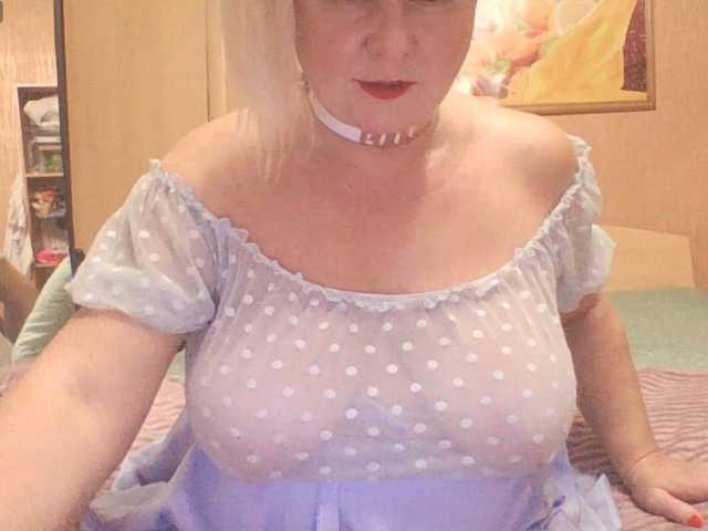 MiraRobens1 live cam on BongaCams