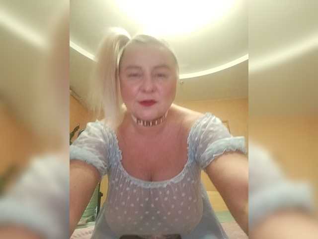 MiraRobens1 live cam on BongaCams