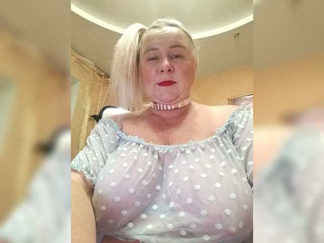 MiraRobens1 live cam on BongaCams