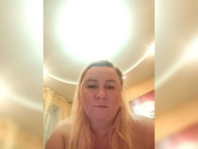 MiraRobens1 live cam on BongaCams
