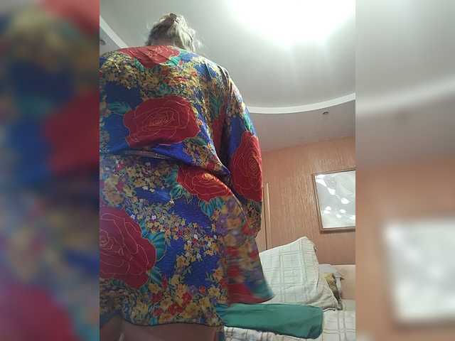 MiraRobens1 live cam on BongaCams