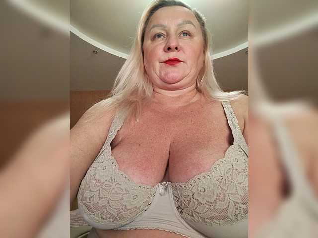 MiraRobens1, live now on BongaCams