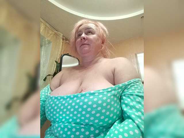 MiraRobens1 live cam on BongaCams