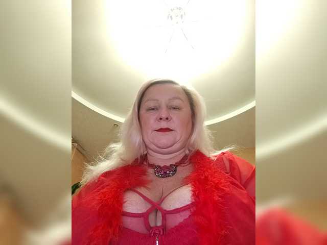 MiraRobens1 live cam on BongaCams