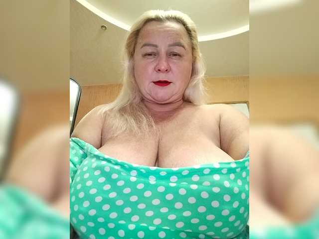 MiraRobens1 live cam on BongaCams