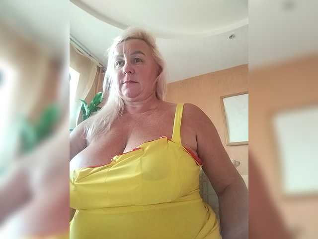 MiraRobens1 live cam on BongaCams