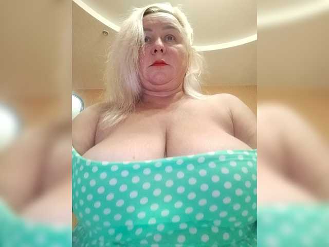 MiraRobens1 live cam on BongaCams