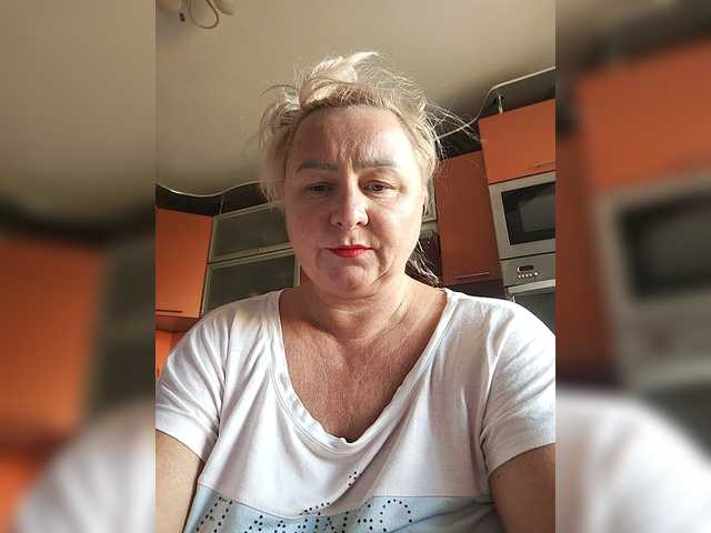 MiraRobens1 live cam on BongaCams