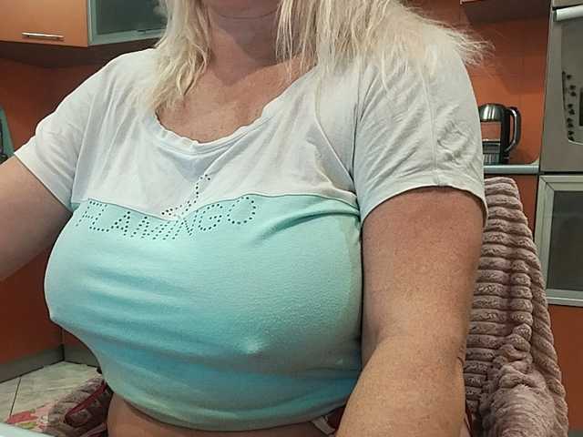 MiraRobens1 live cam on BongaCams