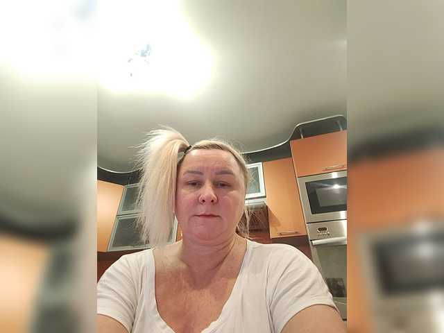 MiraRobens1 live cam on BongaCams