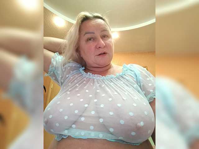 MiraRobens1 live cam preview