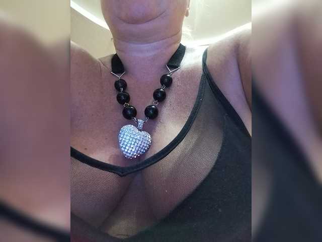 MiraRobens1 live webcam show