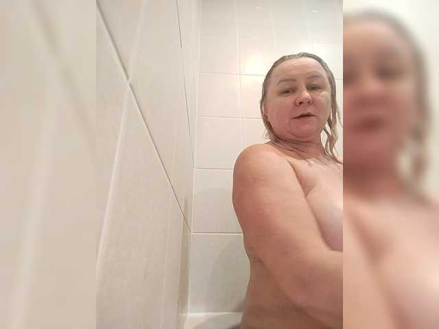 MiraRobens1 live cam on BongaCams