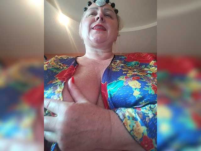 MiraRobens1 live cam on BongaCams