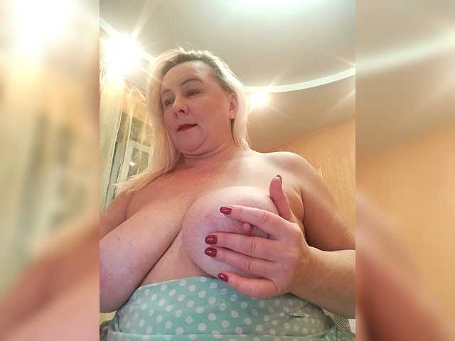 MiraRobens1 live cam preview