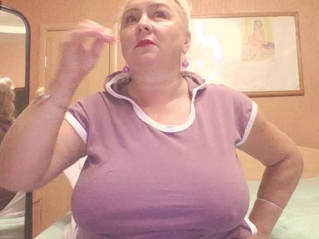 MiraRobens1 live cam preview