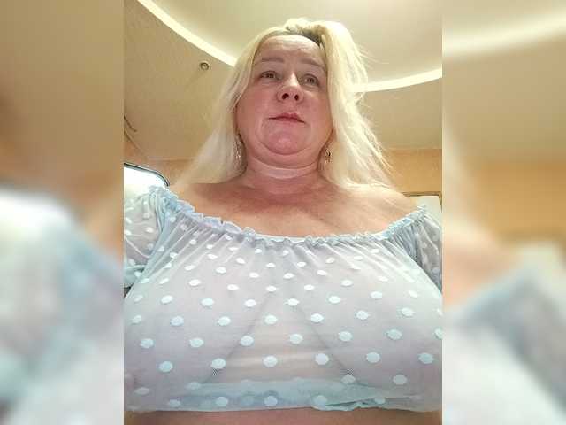 MiraRobens1 live cam on BongaCams