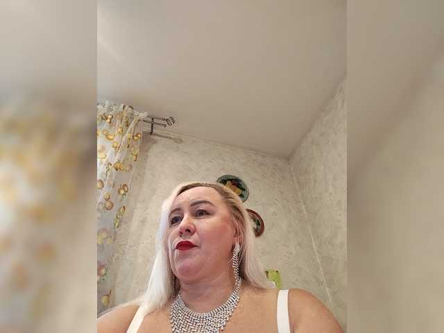 MiraRobens1 live cam preview