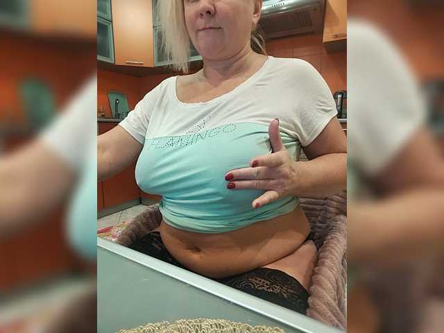 MiraRobens1 live cam on BongaCams