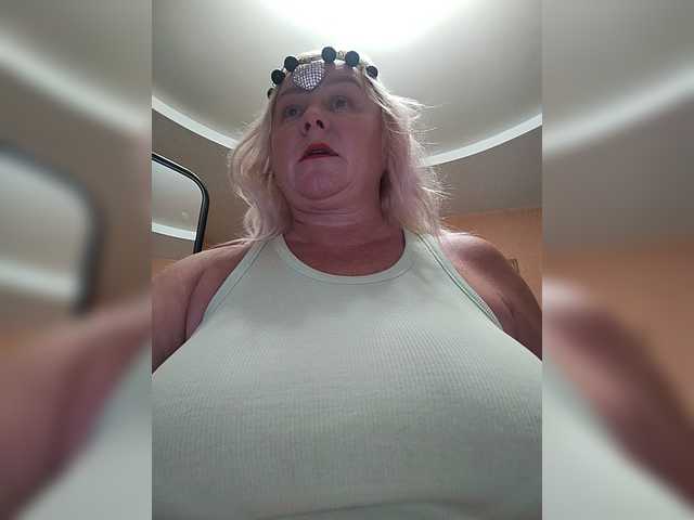 MiraRobens1 live cam preview