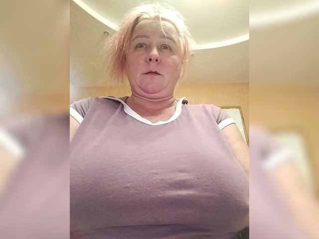 MiraRobens1 live cam on BongaCams