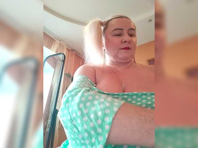 MiraRobens1 live cam on BongaCams