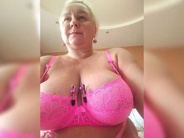 MiraRobens1 live cam on BongaCams