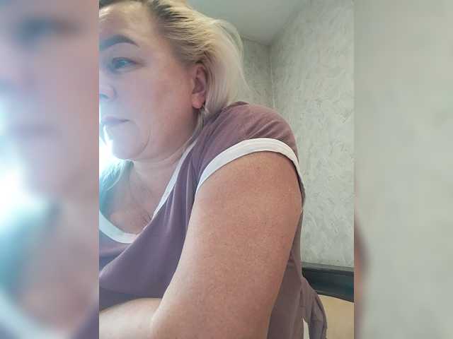 MiraRobens1, en vivo ahora en BongaCams