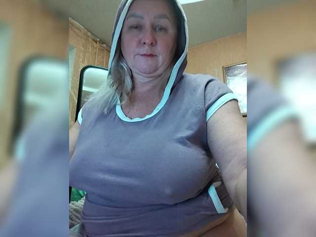 MiraRobens1 live cam preview