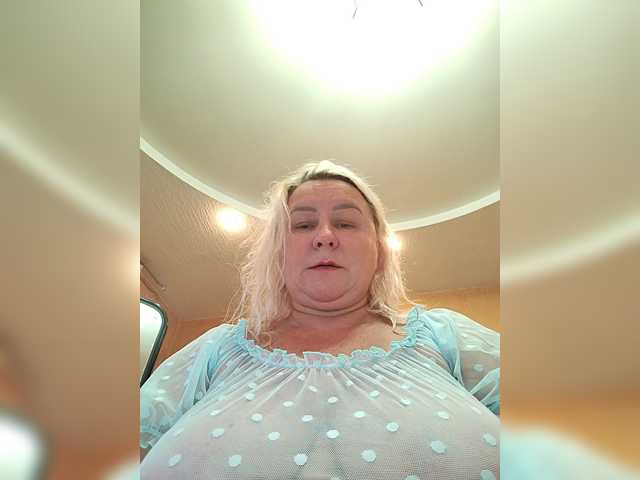 MiraRobens1 live cam on BongaCams