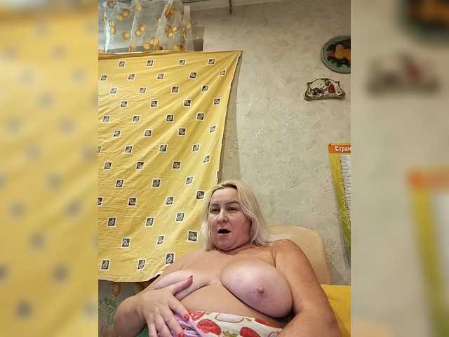 MiraRobens1 live cam preview