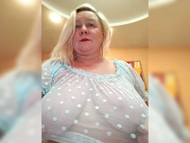 MiraRobens1 live cam on BongaCams