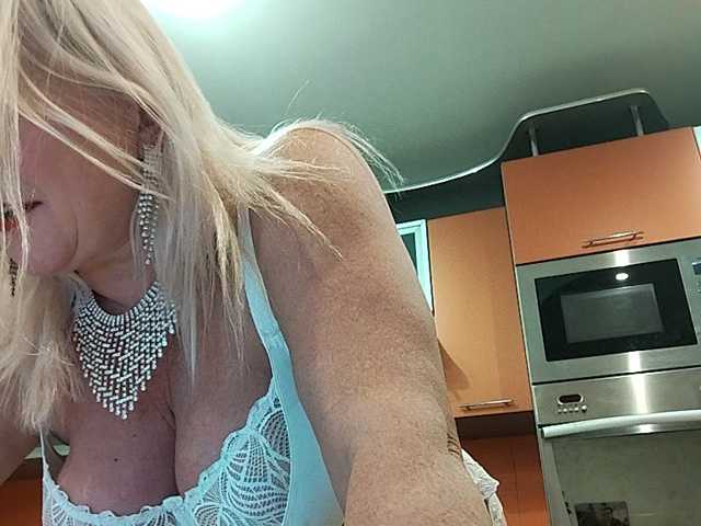 go to chat with MiraRobens1