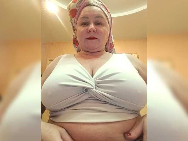 MiraRobens1 live cam on BongaCams
