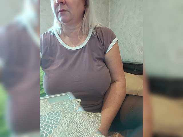 MiraRobens1, en vivo ahora en BongaCams