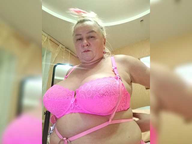 MiraRobens1 live cam on BongaCams