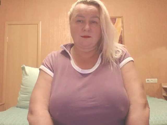 MiraRobens1 live cam on BongaCams
