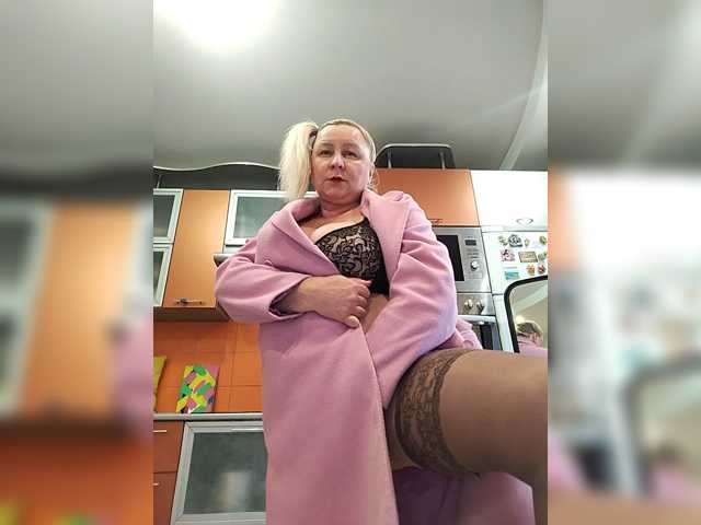 MiraRobens1 live cam on BongaCams