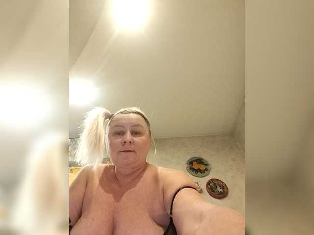 MiraRobens1 live cam on BongaCams