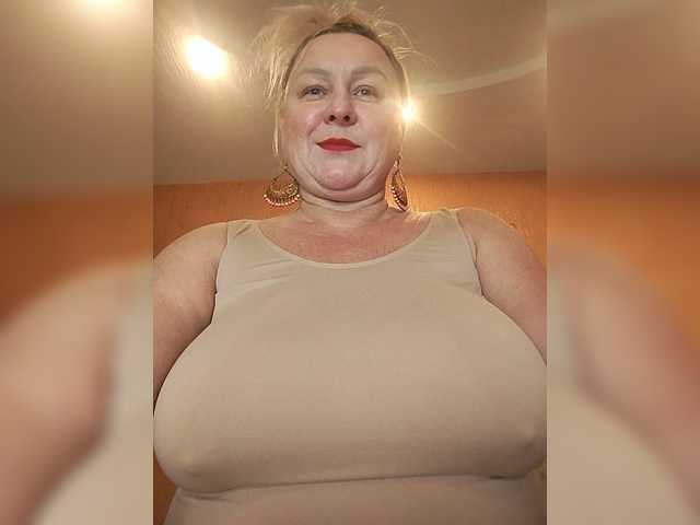 MiraRobens1 live cam preview