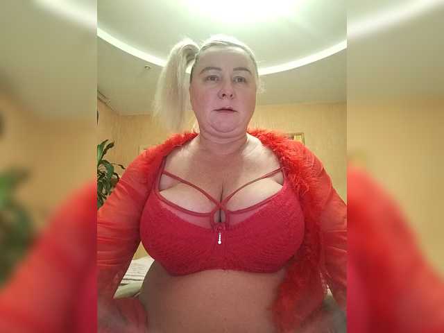 MiraRobens1 live cam on BongaCams