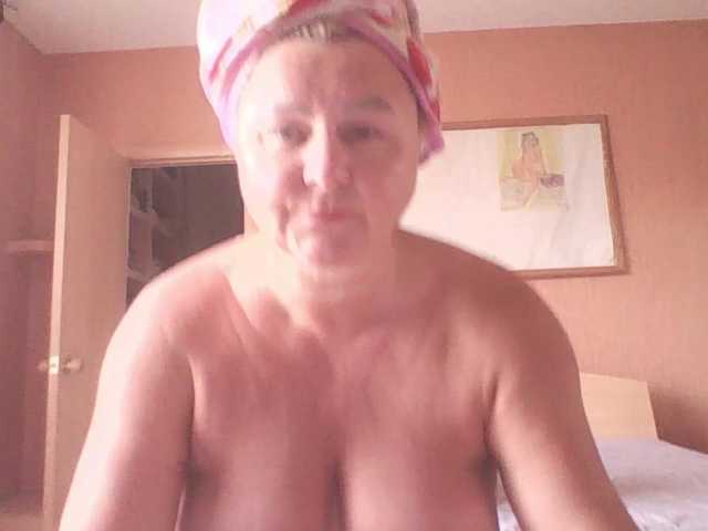 MiraRobens1 live cam on BongaCams