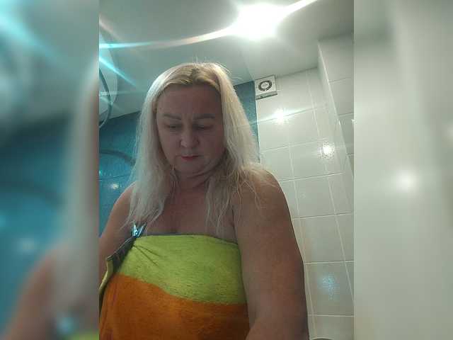 MiraRobens1 live cam on BongaCams